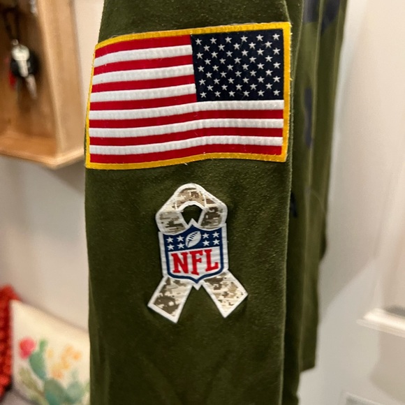 Seahawks US Army NFL official apparel long sleeve t - Picture 3 of 4